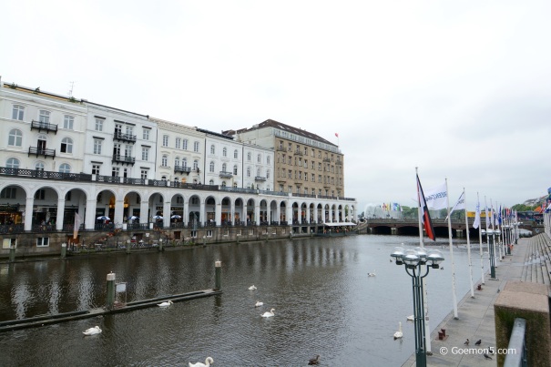 Hamburg retains that "Merchant of Venice" charme